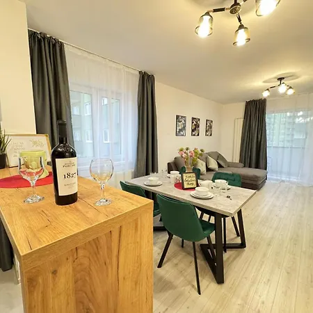Apartamento Town Coresi Mall Area By Glam Story - Parking Option *