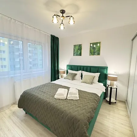 Town Coresi Mall Area By Glam Story - Parking Option Apartamento
